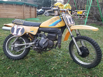 RM 50 SUZUKI JAUNE